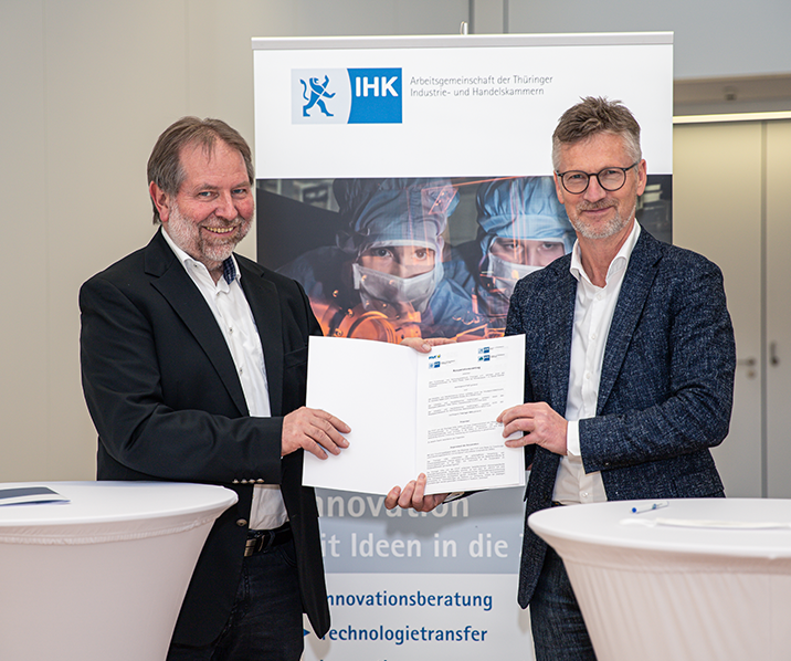 Vertragsunterzeichnung zwischen FTVT und IHKs