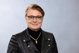 Porträt von Annette Theil-Deininger Vizepräsidentin der IHK Südthüringen
