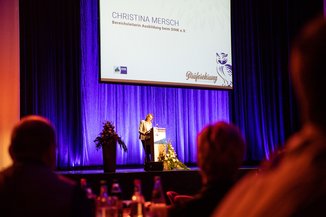 Christina Mersch redet zur Prüferehrung der IHK Südthüringen 2019