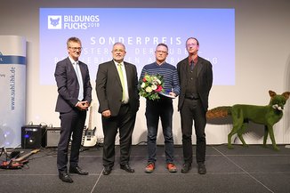 Den Sonderpreis für den besten Absolventen in der dualen außerbetrieblichen Ausbildung 2018 nahm stellvertretend ein Vertreter der Grone Bildungszentren Thüringen entgegen.