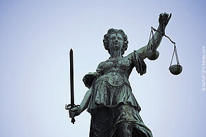 Statue Justitia